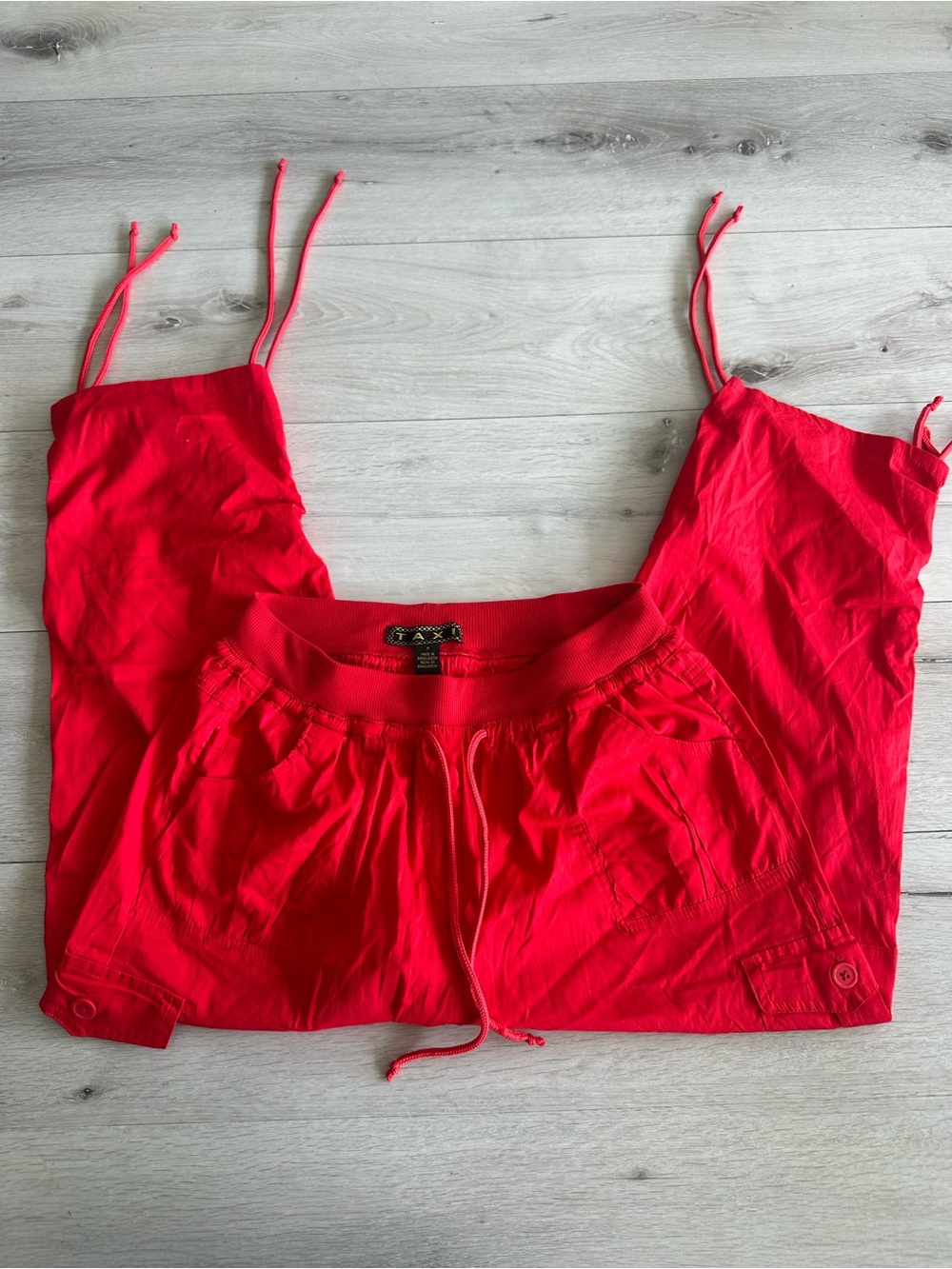 Taxi Capri Cargo Pants Red Size Medium EUC